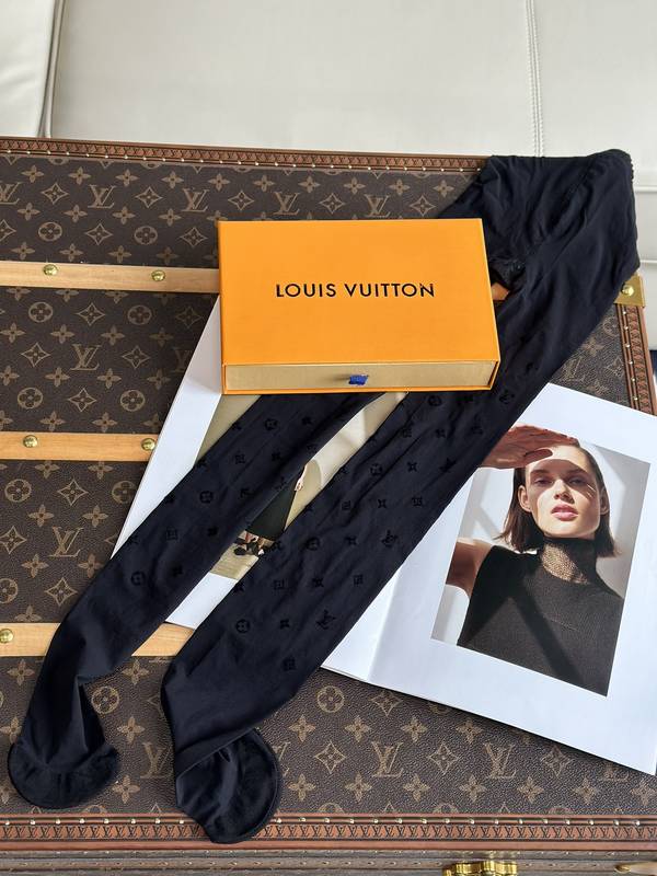 Louis Vuitton Socks LVO00012